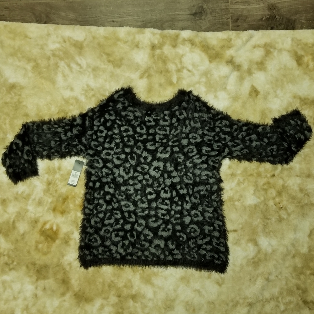 ☃️Attitude(Jay Manuel) brand fuzzy leopard sweater